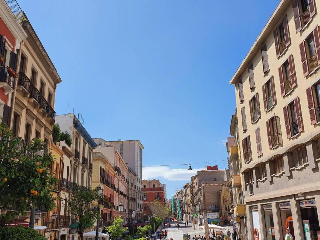 Corso Vittorio Rustic Loft Apartment Cagliari Bagian luar foto